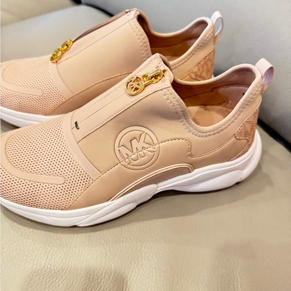 NEW Michael Kors Women's Sneakers MK  Creamy Pink Size 37,5 - Picture 10 of 10